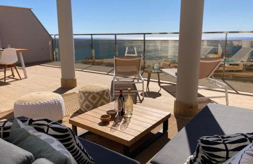 Modern Penthouse - Sea View & Private Rooftop - Photo 1