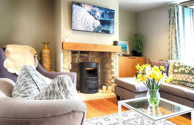 Woodbine Cottage - Photo 1