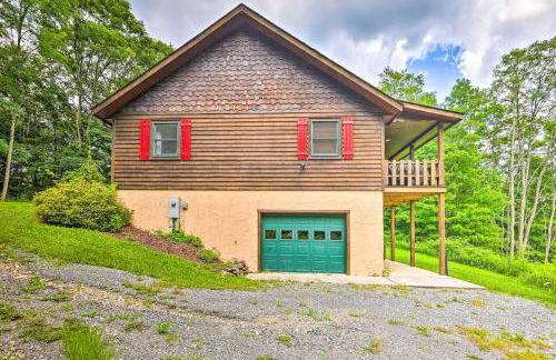 Slaty Fork Escape with Mountain View and Hot Tub! - Foto 30