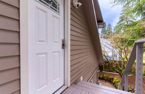 Burien's Top Unit with Spa-Inspired Bathroom - Foto 7