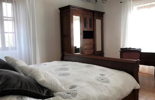 Luxurious Villa in Cazaubon with Swimming Pool - Photo 3