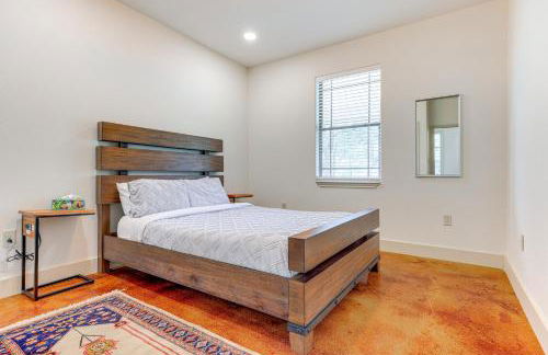 San Marcos Home with Fire Pit about 10 Mi to Downtown! - Photo 11