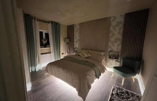 2 bedroom self catering detached outhouse with garden area - Photo 20