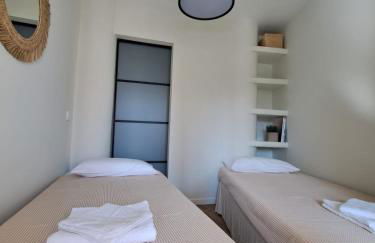 Apart moderno con vista al mar, Piscina, Parking - Photo 15