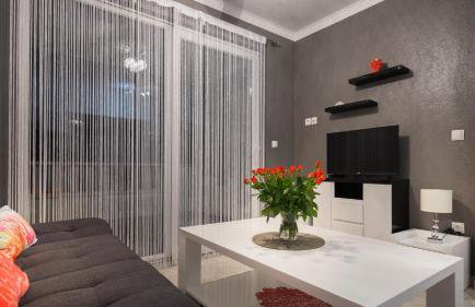 La Perla Apartments - Photo 18