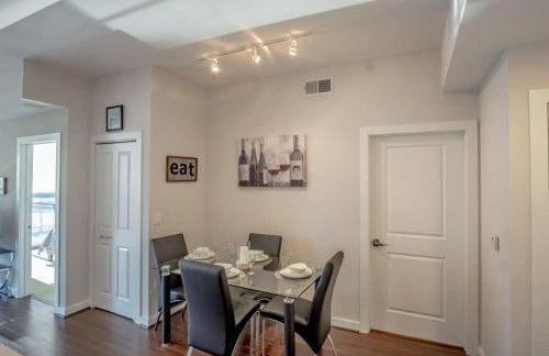 High Rise 2 Bedroom apartment in a Great location apts - Foto 18
