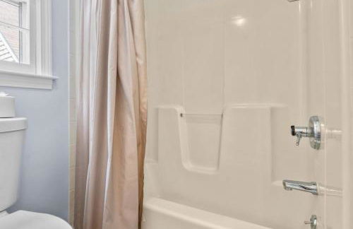 Gorgeous Home 1 mile to Beach and near Cape Cod Bikepath - Foto 42