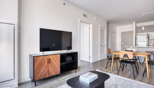 W Loop 2BR w Gym Pool in heart of Greektown CHI-561 - Foto 2, Other