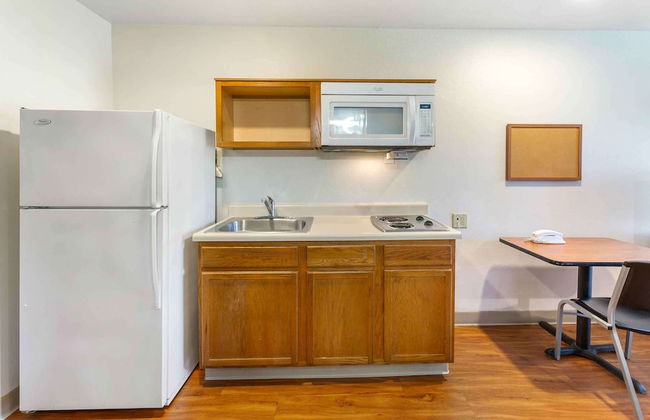 Extended Stay America Select Suites - Akron - South - Photo 16