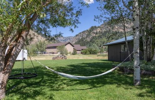 Cedar Creek Chalet - Snowmobilers Dream - Hot tub - Foto 23