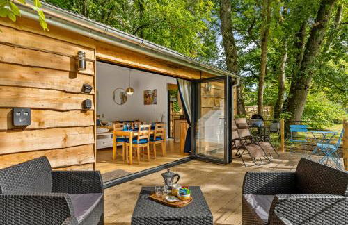 Ivy Cottage Holiday Cabins - Photo 9