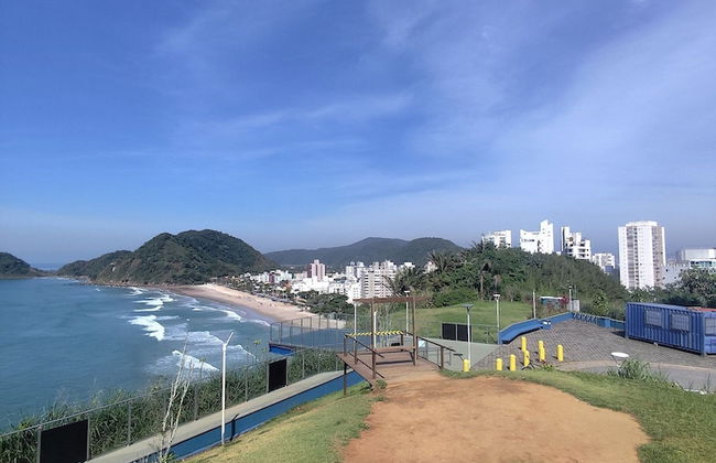 Pé na areia do Guarujá - Praia do Tombo (5-E) - Foto 57