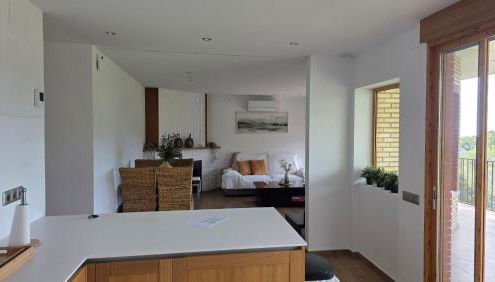 casa y piscina en un parque natural - Photo 5