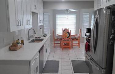 The Playful Pelican - Foto 4