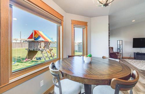 Hot Tub and Fenced Yard Spacious Fargo Home! - Foto 9