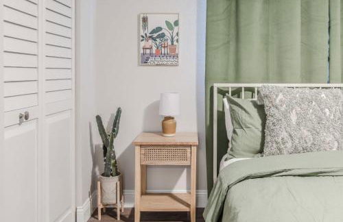 Boho retreat w pool & beach access - Foto 24