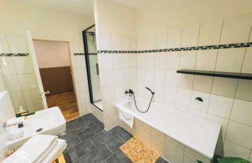 RR - Modern Living Apartments - 84 qm - Kitchen - Parking - Foto 14