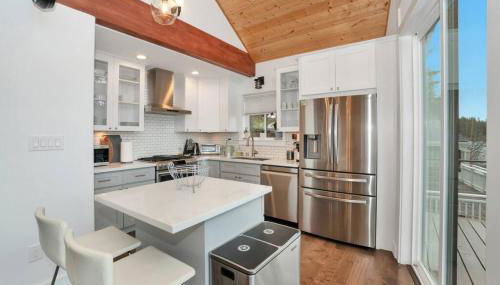 Lakefront Escape with Fire Pit and Views - Foto 3