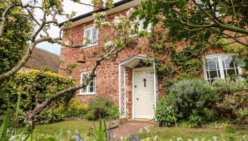 Vine Cottage - Photo 1