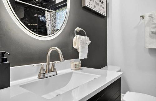 Greenway Getaway-Private Huge outdoor fun, Game,Navy - Foto 12