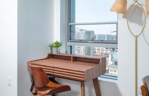 Central Square 3BR Condo with Downtown View Gym and Parking - Foto 18