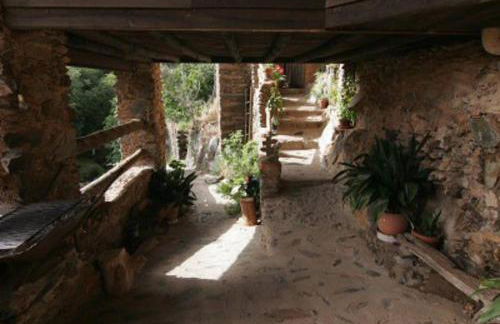 Charming House in Robledillo de Gata with Fireplace and Terrace - Foto 25