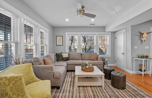 3BR/2.5 BA Townhouse |Downtown Salem w/Parking - Foto 22