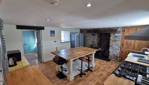 Cosy, Coastal Retreat with a Large Garden - Foto 4, stove, pet friendly