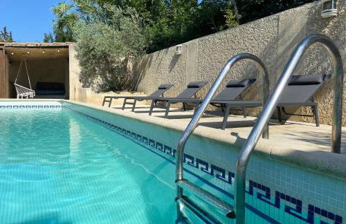 La maison en couleurs 3 étoiles, du calme à 10 minutes d'Avignon - Foto 17