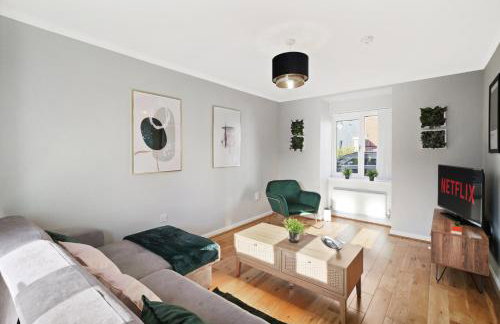 Ideal 3 bed House in Wolverhampton - Parking - Foto 9