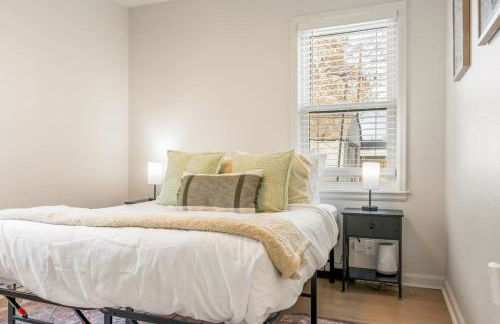 Central Denver Hangout with Huge Backyard - Foto 20