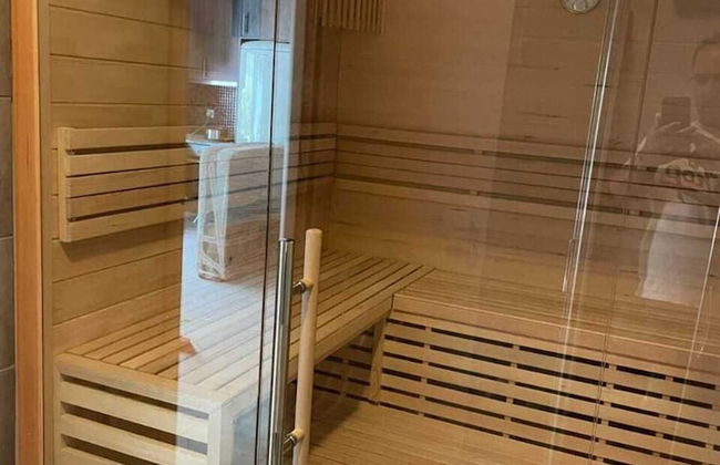 Luxurious 6 Bedroom Villa In a Great Location - Foto 30