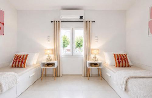 Seaside Breeze Villa - Beachfront, Private Pool, BBQ - Foto 17