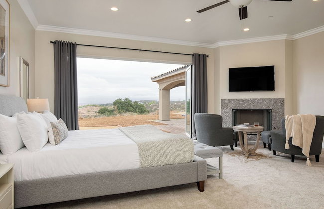 Incredible Estate w/ Panoramic Views & Bocce Ball Court! Malbec by Avantstay - Photo 40