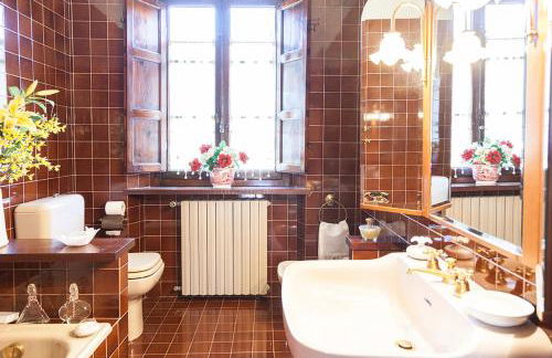 Le Bicocche Farmhouse: Country Stone Villa with Pool in Camaiore between Lucca & Beaches of Versilia - Foto 73