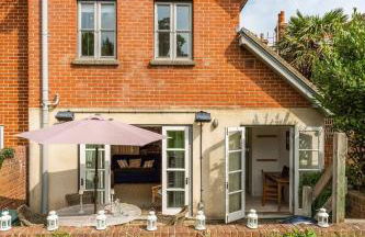 2 Elgin House - Photo 6