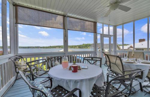 Lakefront Getaway with Dock Pool Sunset Games - Foto 48