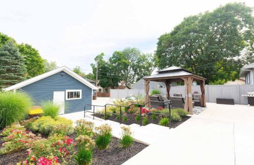 Rockford IL 2BD Upper Queen Bed, Patio & Fast WiFi - Foto 6