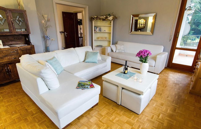 Connie s Apartment in Monvalle - Photo 17