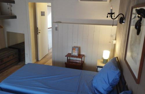 Chez Jérôme, au pied de la cité médiévale - Foto 21