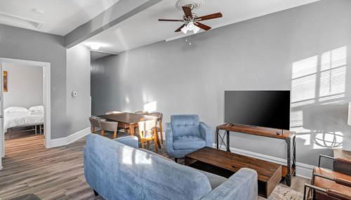 Beautiful Rehabbed Unit in Shaw Community 4228a - Foto 2