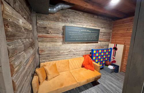 A Novel Stay 3 bed 2 bath log cabin in Shelbyville, IL - Foto 13