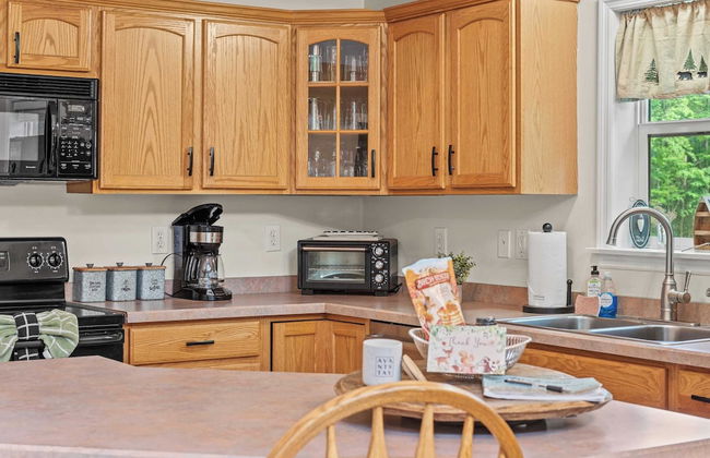 Alpine Serenity by Avantstay Beach + Lake Access Theater, Deck, Playroom - Foto 11