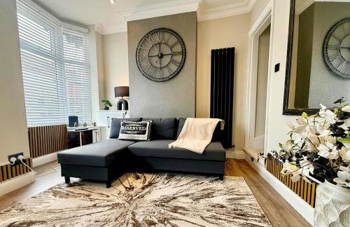 Stylish 2BR - Sleeps 6 - Central Stourbridge Gem - Foto 1