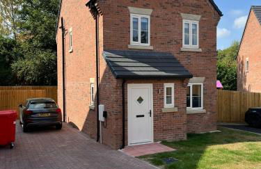Stunning 4 Bedroom, Sleeps 9, Centre Of Telford - Photo 18