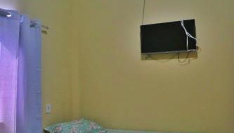 We offer a crib, bed and bath linens - Foto 5