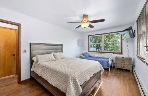 Lakefront Home on Pike Lake with Private Dock and Firepit - Foto 6