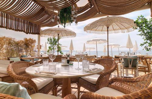 Luxury Family 2BR - Prime Location, Walk to Beach & Shopping, Sunny Balcony - By Totolulu Cannes Hoche - Foto 38