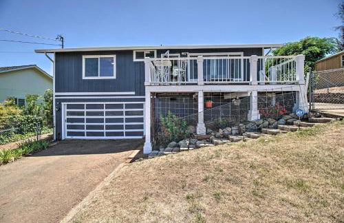 Charming Hilltop Home with Picture-Perfect View - Foto 28