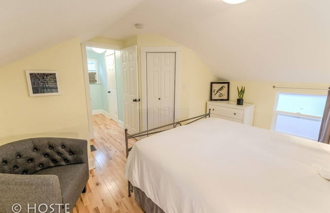 Perfect Cottage Downtown Great Patio! - Photo 8